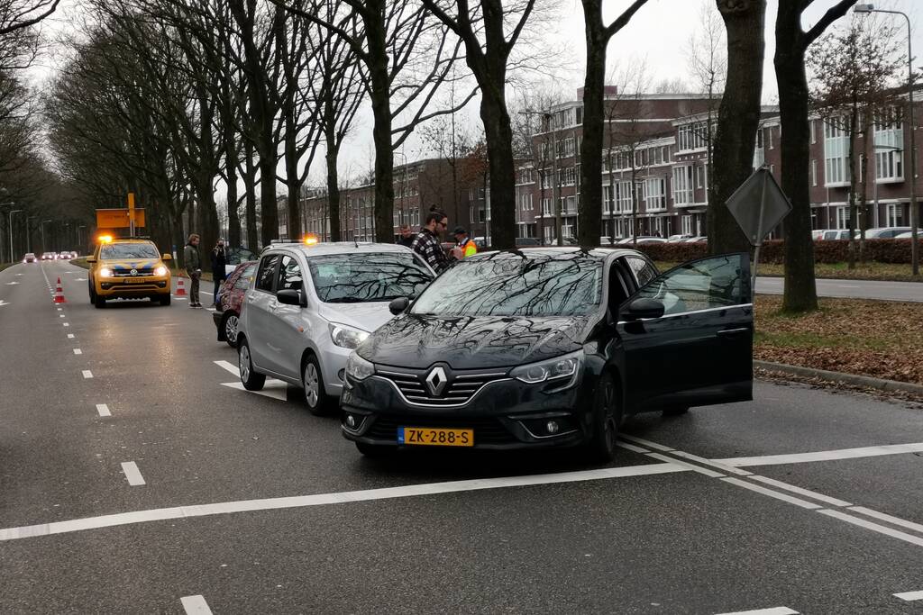 Twee auto's met elkaar in botsing