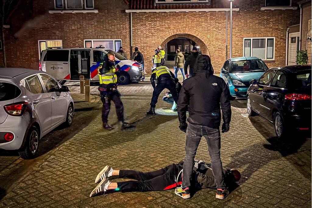 Politie heeft handen vol aan ongeregeldheden