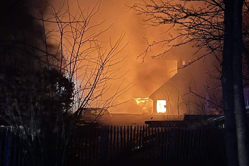 Grote brand in loods Van den Elsen Houtbouw