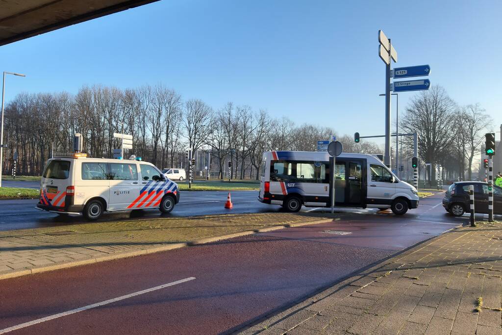 Scooterrijder gewond bij botsing met auto