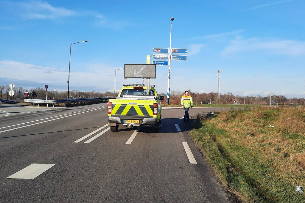 Meerdere voertuigen botsen op toerit