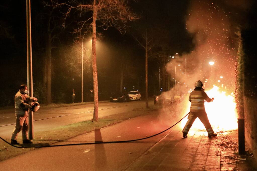 Bezorgscooter De Beren gaat in vlammen op
