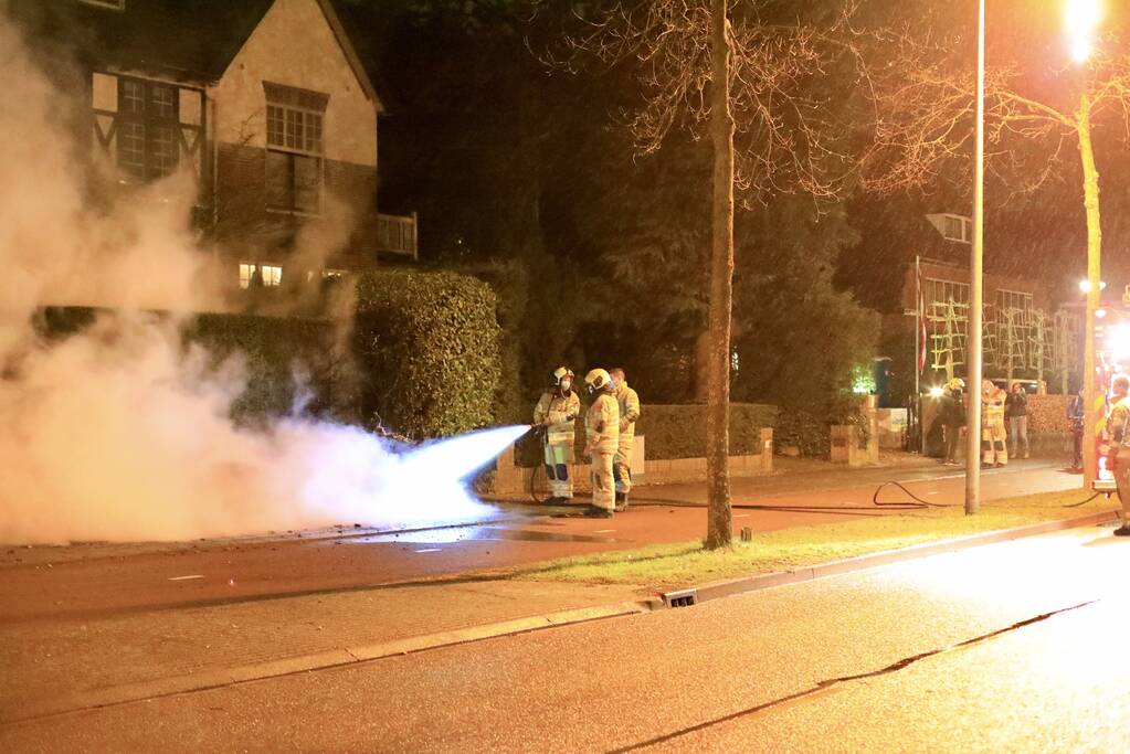 Bezorgscooter De Beren gaat in vlammen op