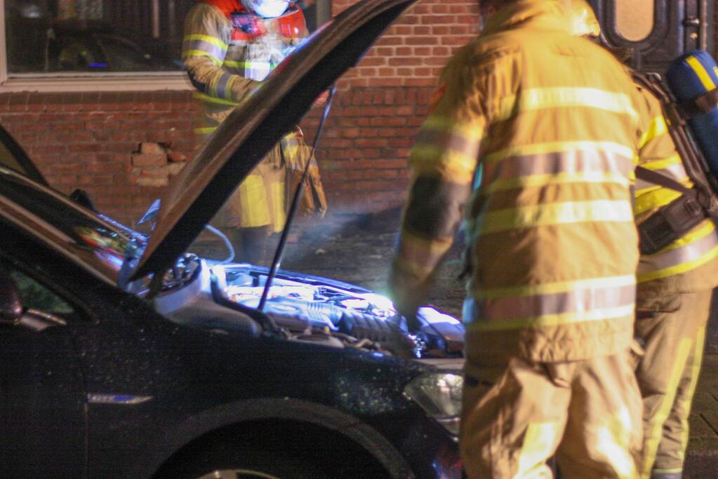 Auto vat vlam in Soesterkwartier