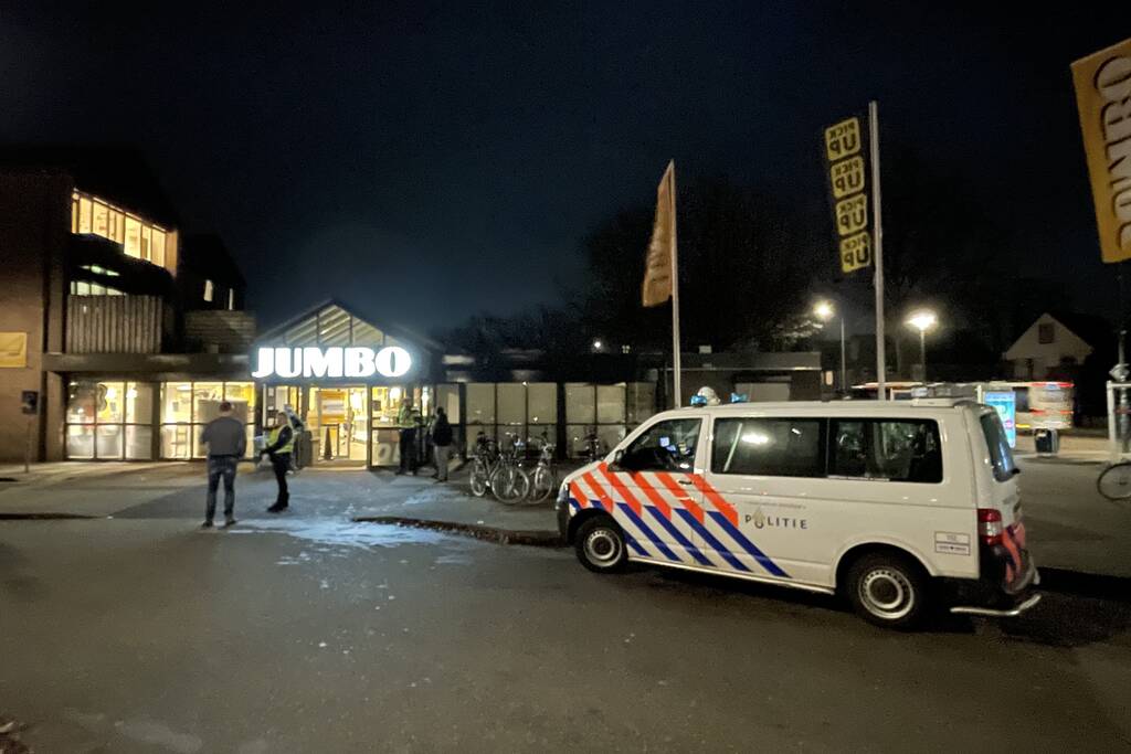 Jumbo supermarkt sluit deuren vanwege dreigende situatie