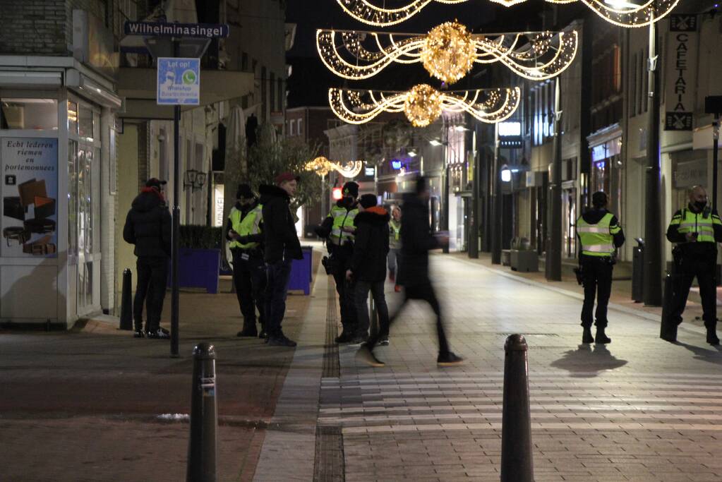 Politie controleert personen in binnenstad