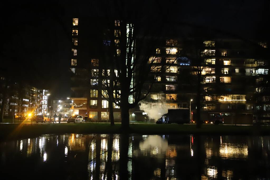 Bestelbus volledig uitgebrand