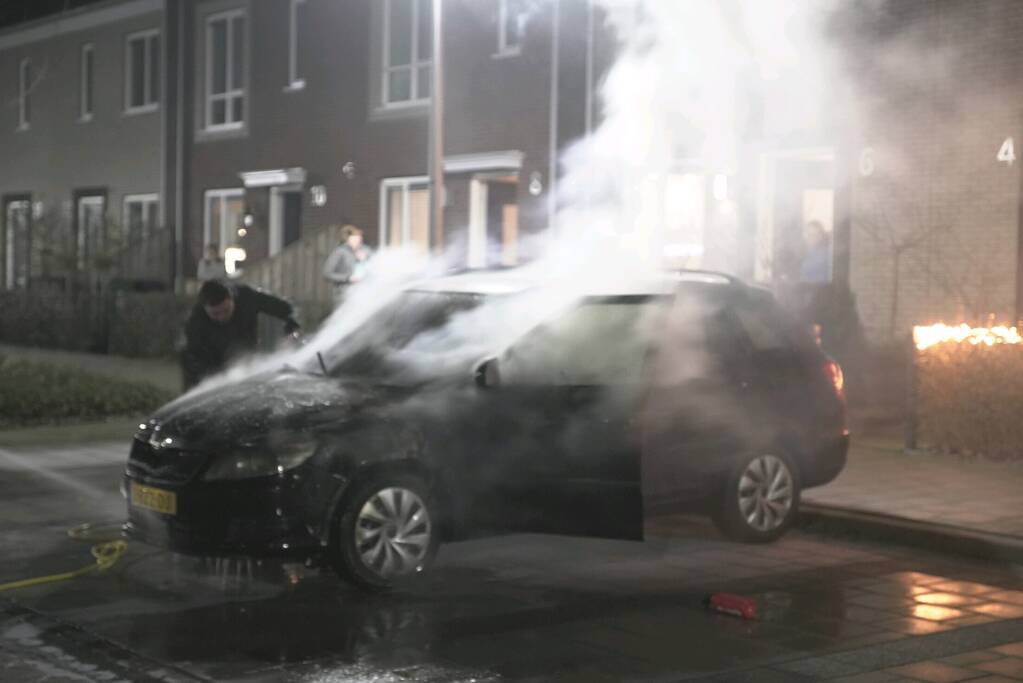 Auto volledig uitgebrand