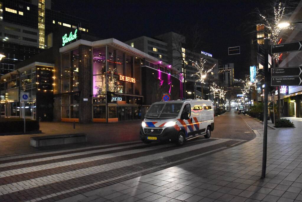 Voorbereiding voor avondklokrellen Lijnbaankwartier