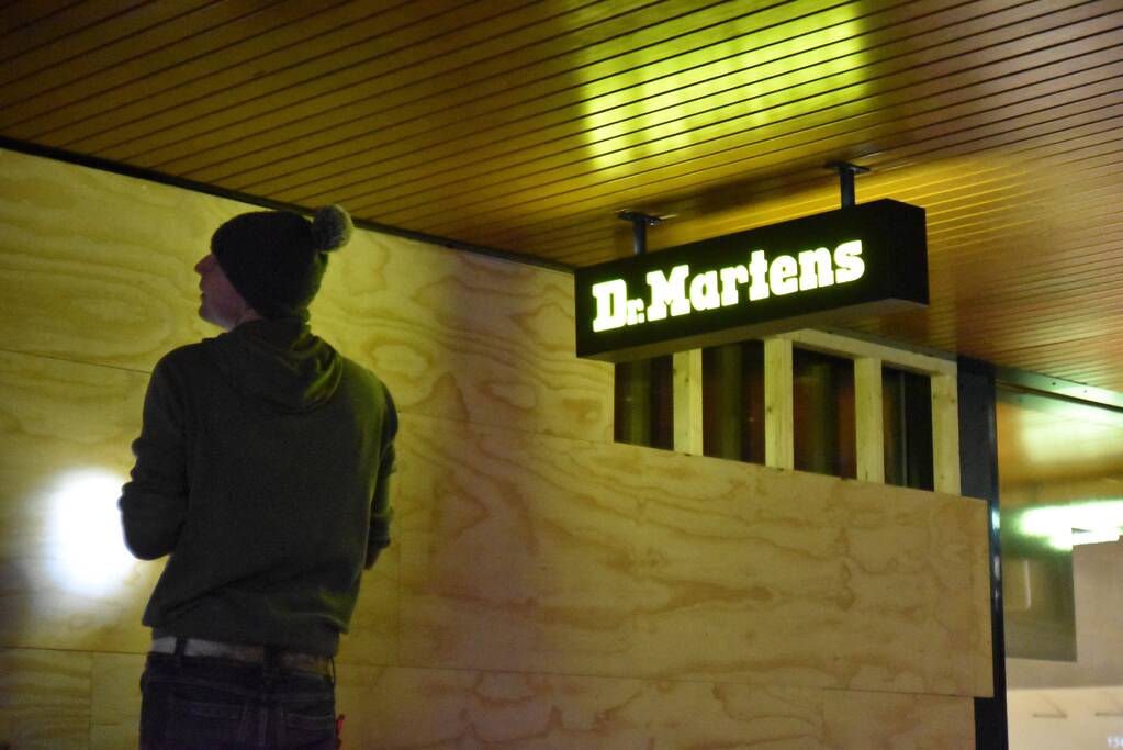 Voorbereiding voor avondklokrellen Lijnbaankwartier