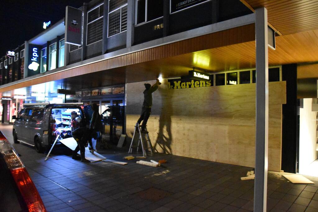 Voorbereiding voor avondklokrellen Lijnbaankwartier