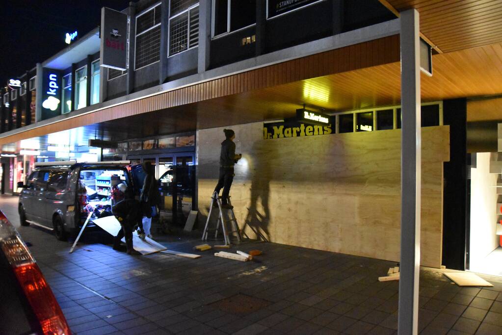 Voorbereiding voor avondklokrellen Lijnbaankwartier