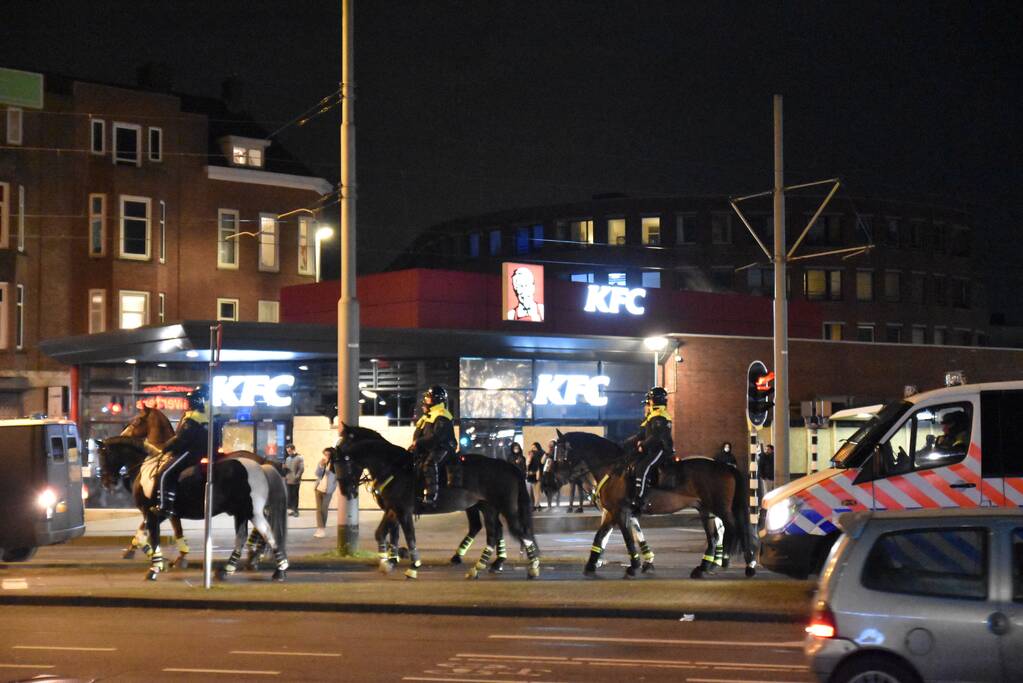 Veel ME op straat na ernstige rellen