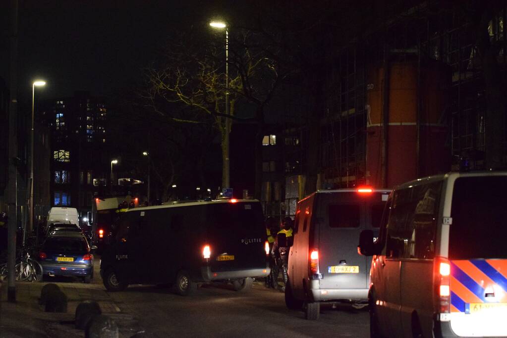Veel ME op straat na ernstige rellen