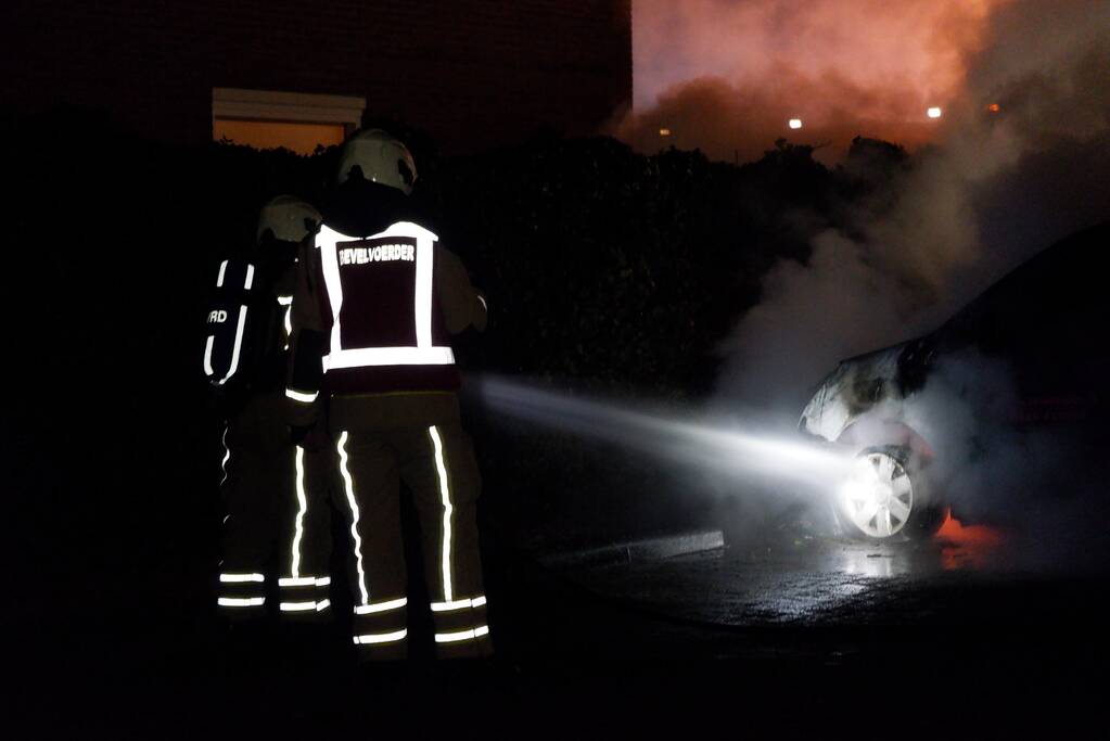 Auto verwoest door brand