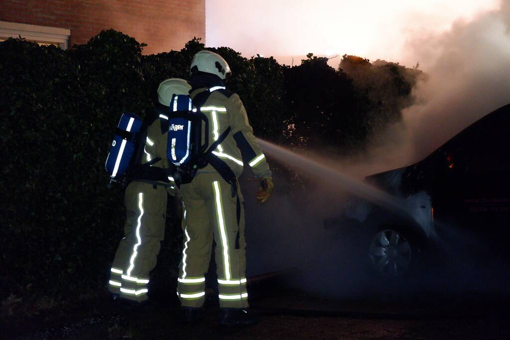 Auto verwoest door brand