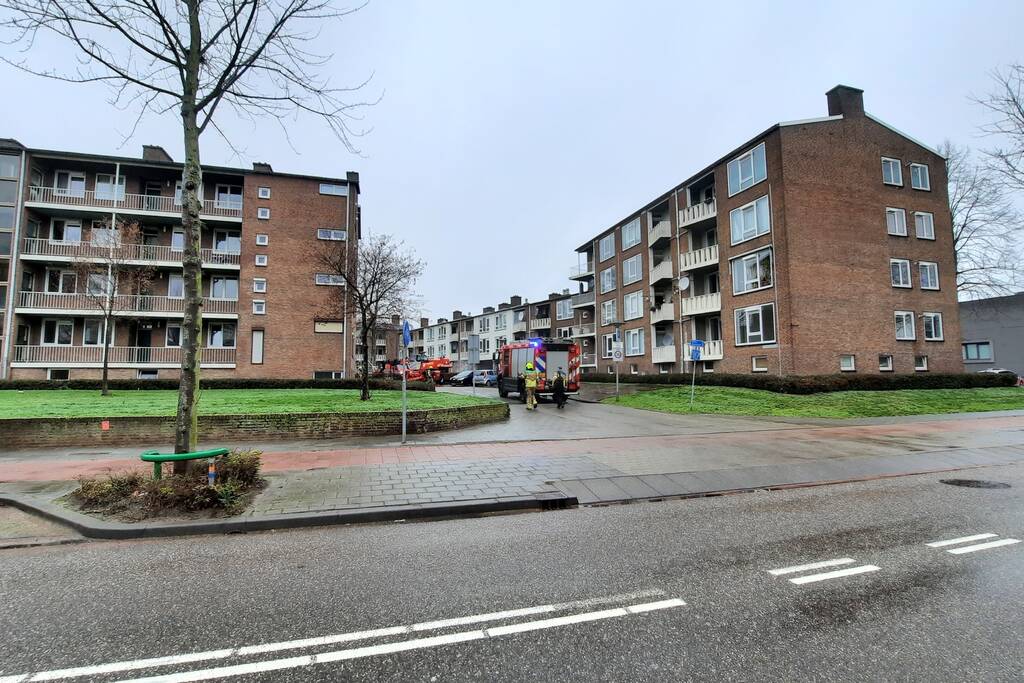 Grote brand in portiekflat