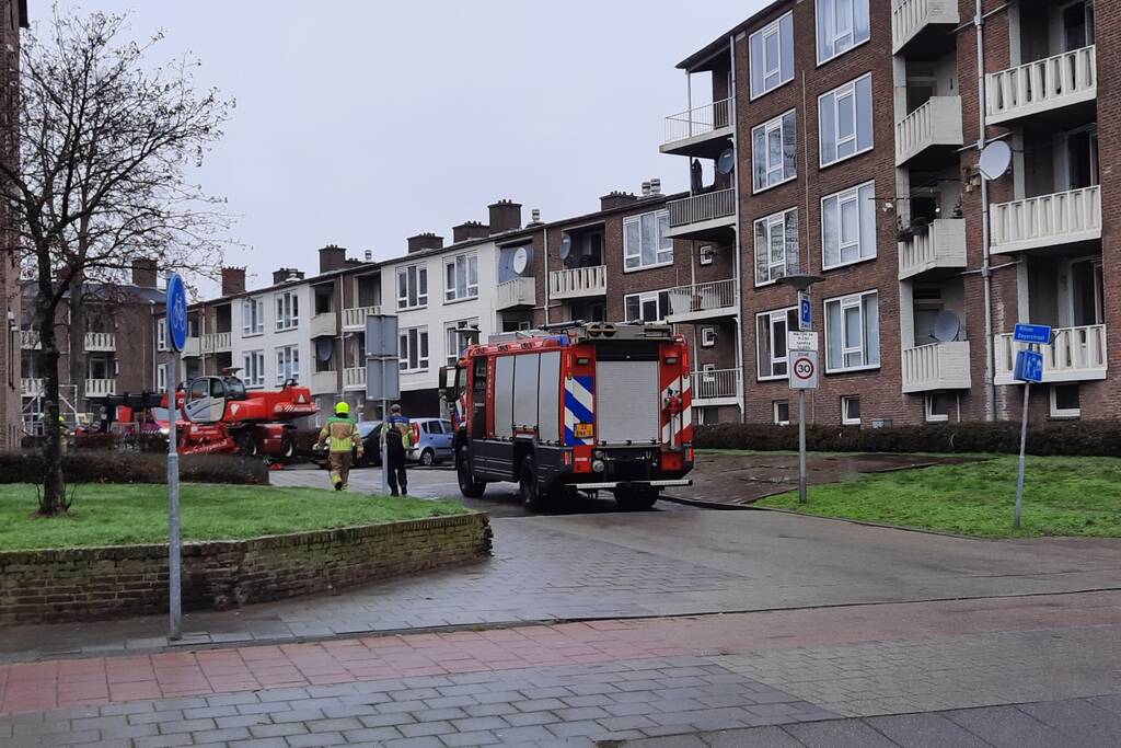 Grote brand in portiekflat