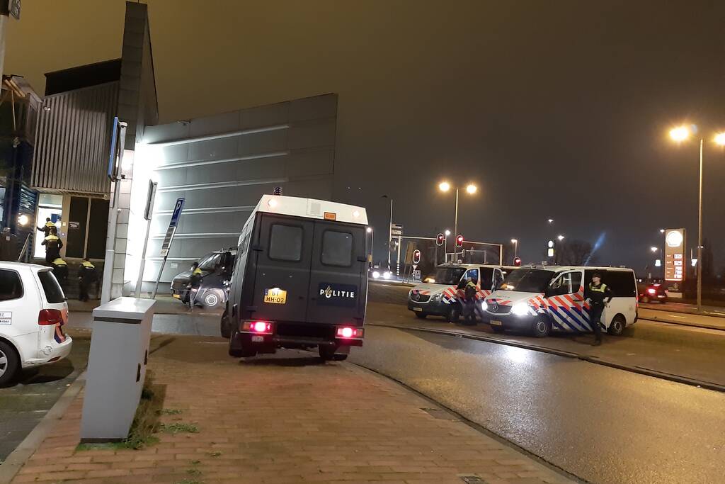 Marechaussee en politie staan paraat voor ongeregeldheden