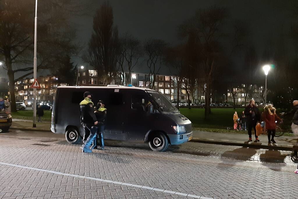 Grote uitslaande brand in pand met rietendak