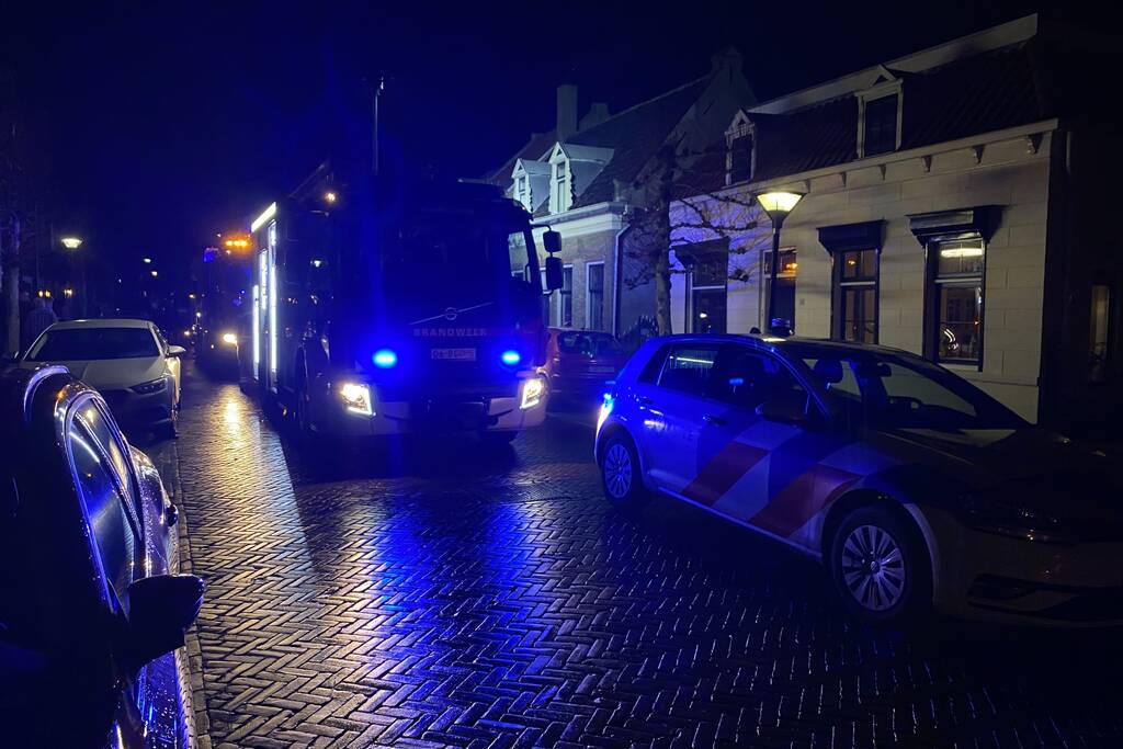 Brand in schoorsteen van woning