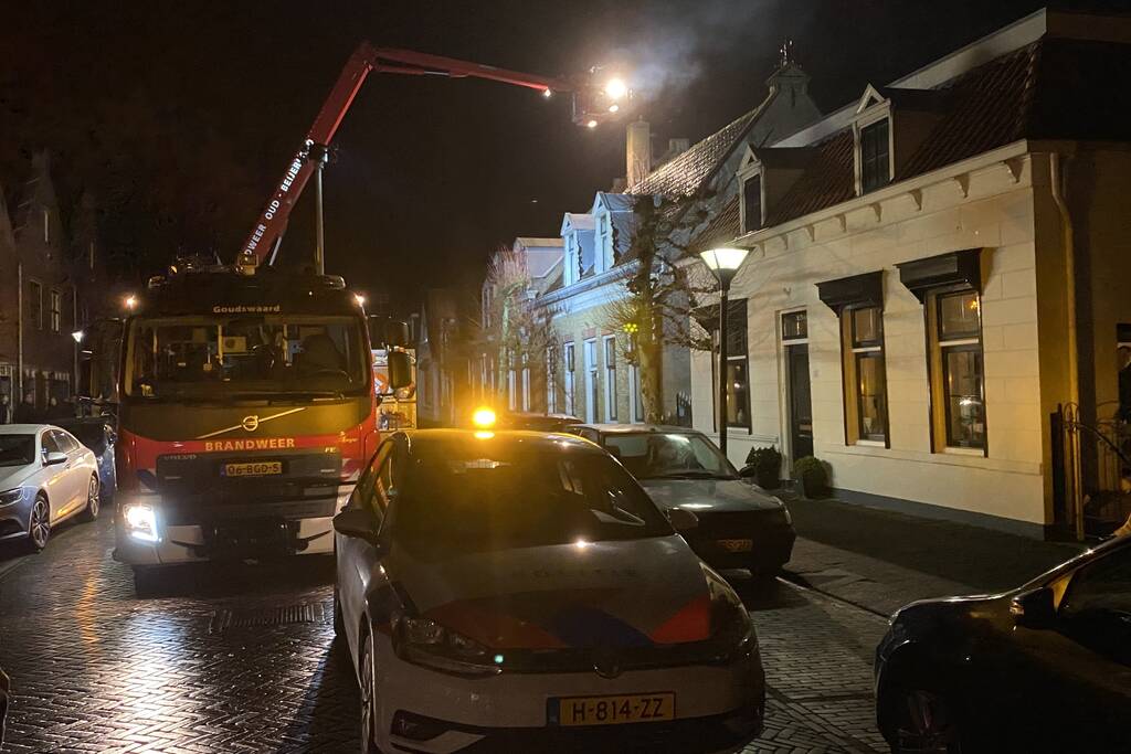 Brand in schoorsteen van woning