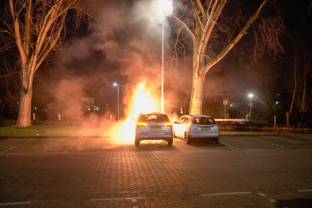 Zoveelste autobrand tijdens avondklok