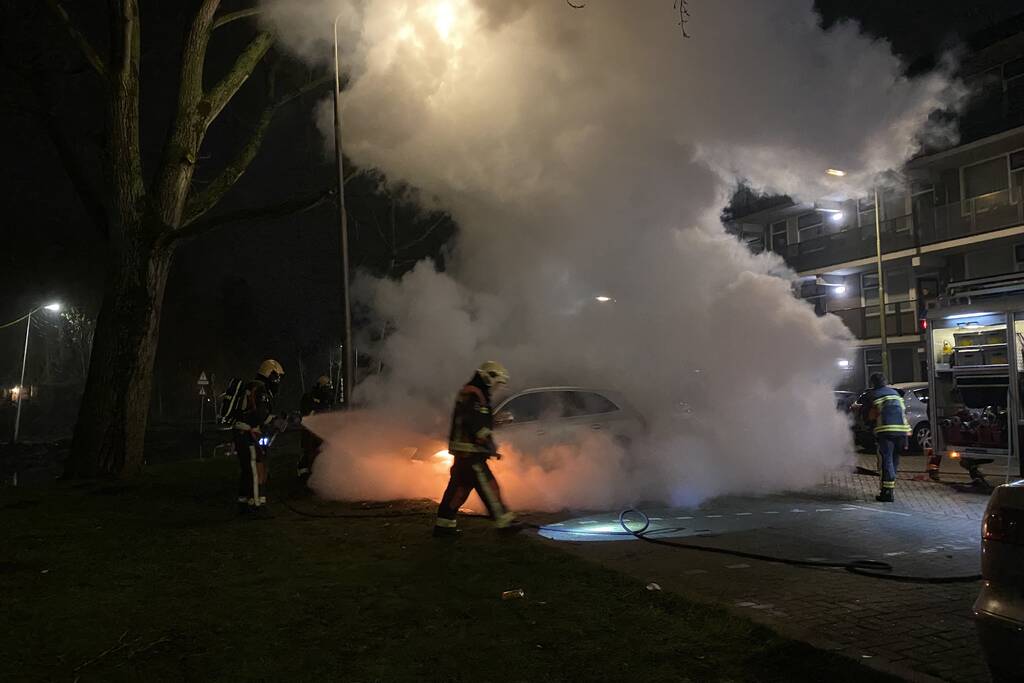 Zoveelste autobrand tijdens avondklok