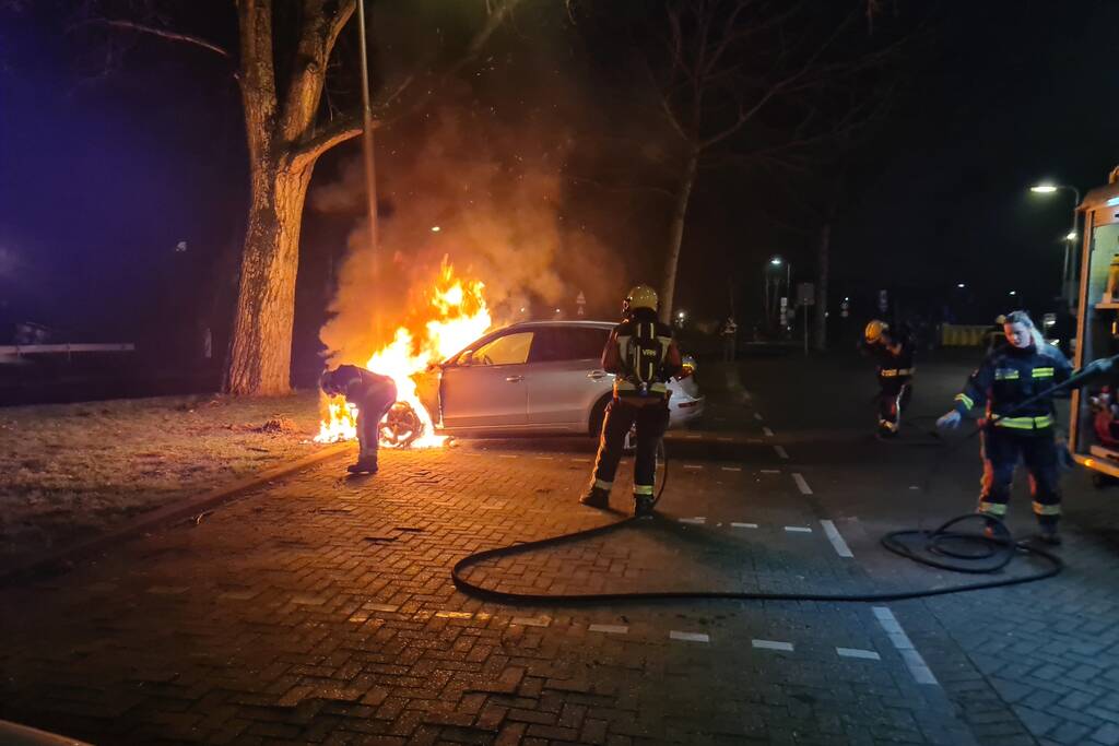 Zoveelste autobrand tijdens avondklok