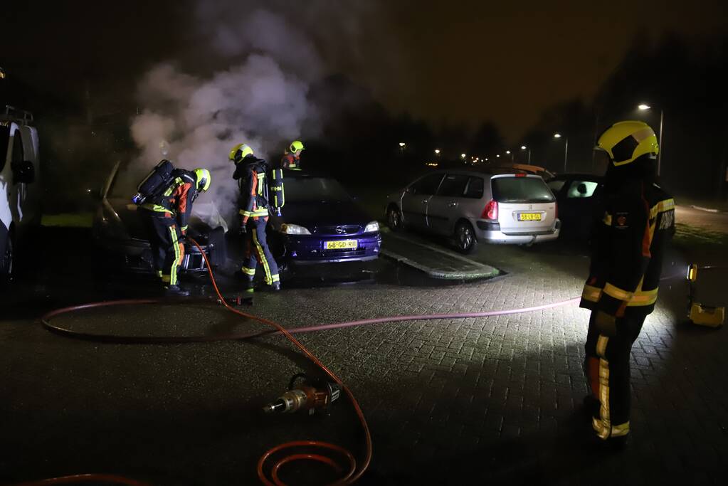 Volkswagen Golf gaat in vlammen op