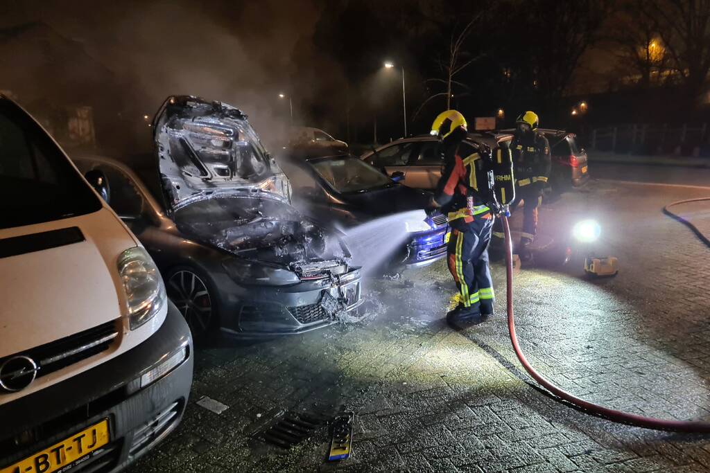 Volkswagen Golf gaat in vlammen op