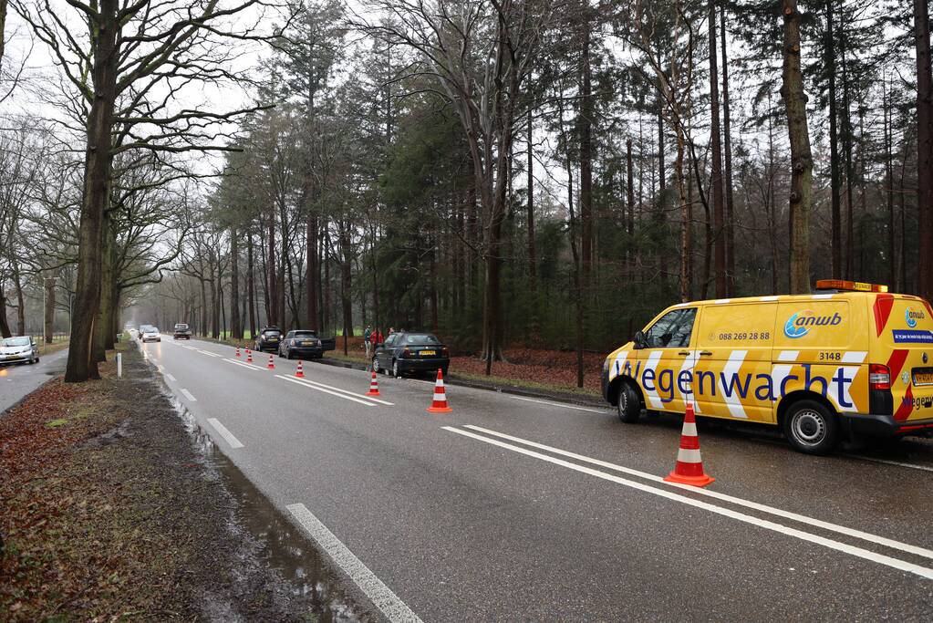 Automobilist botst vol op voorganger