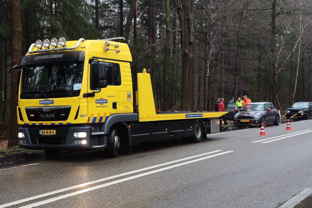 Automobilist botst vol op voorganger