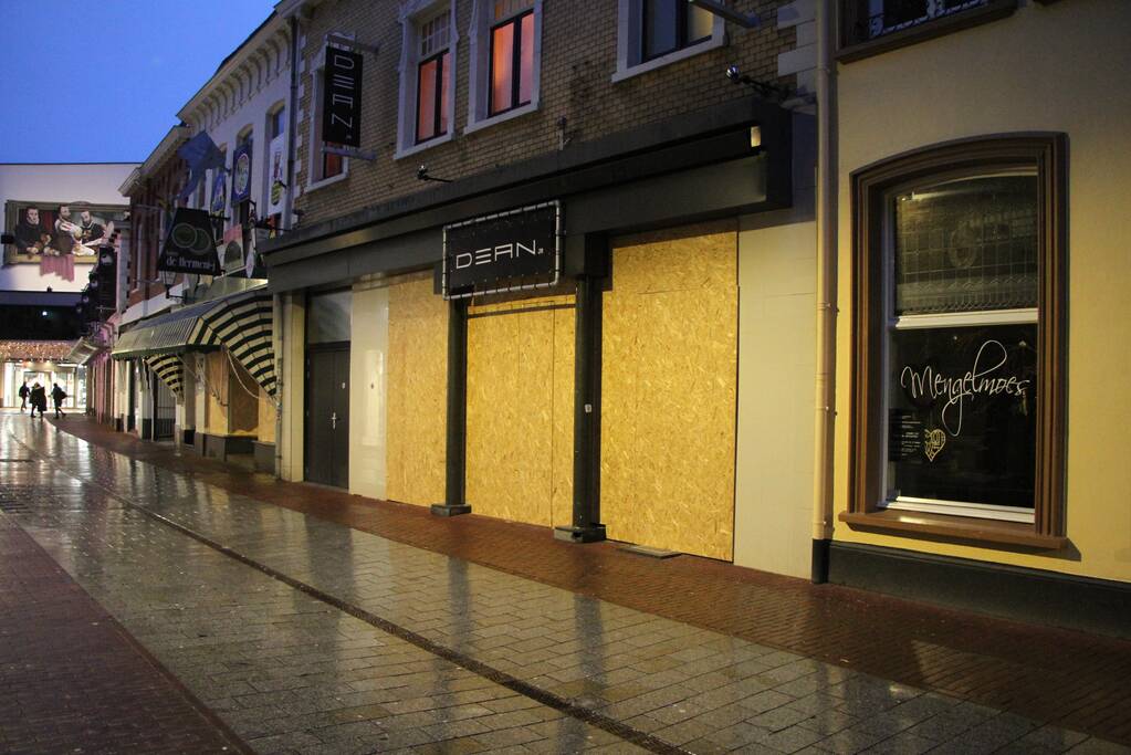 Noodverordening in stad: panden dichtgetimmerd