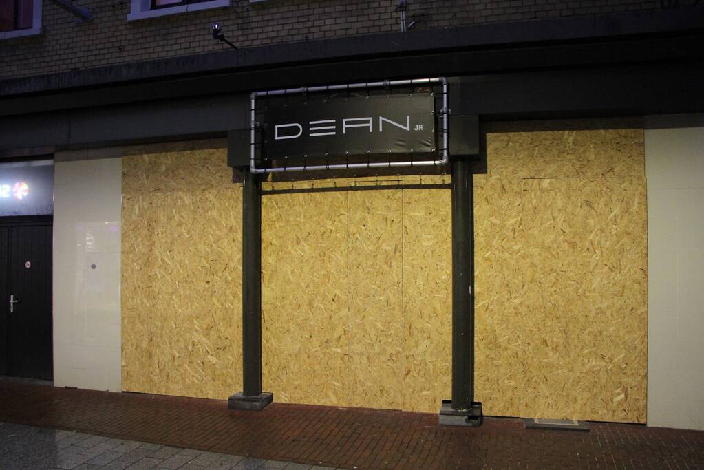 Noodverordening in stad: panden dichtgetimmerd