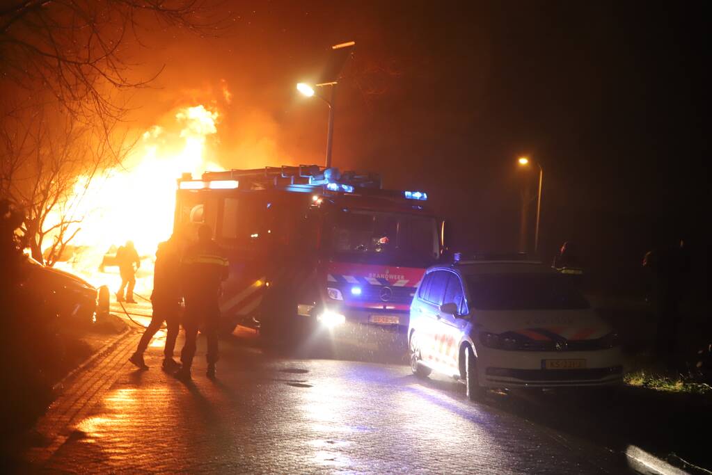 Postpakketten verwoest door brand in bestelbussen