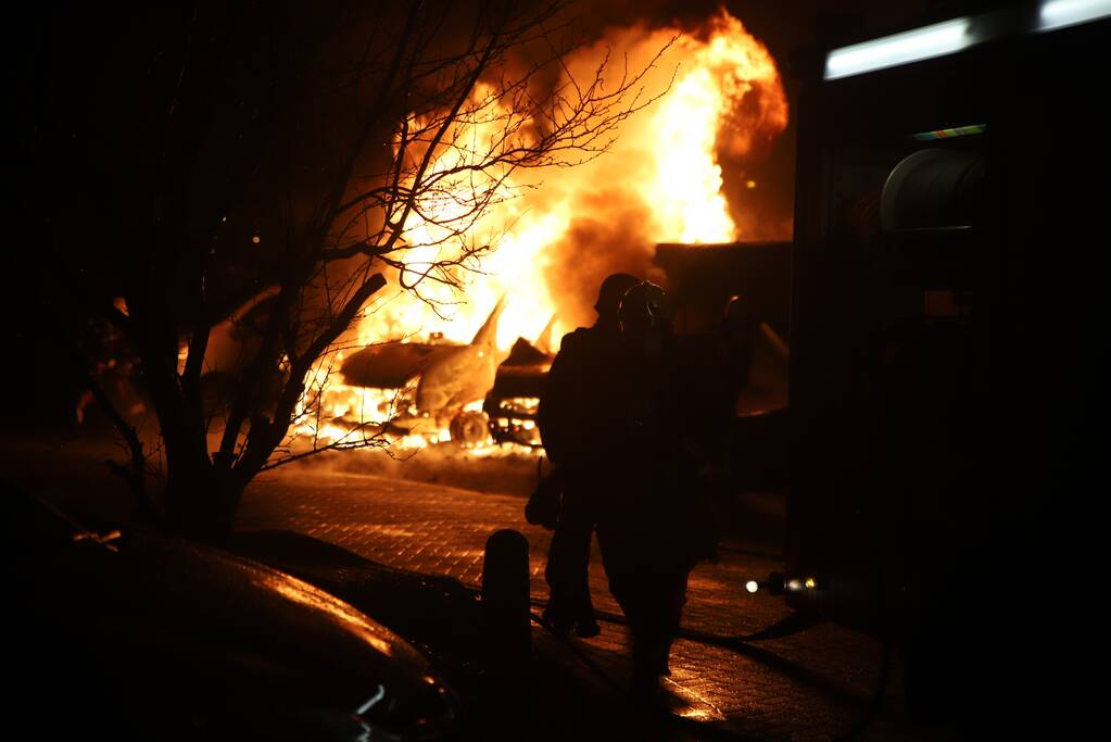 Postpakketten verwoest door brand in bestelbussen