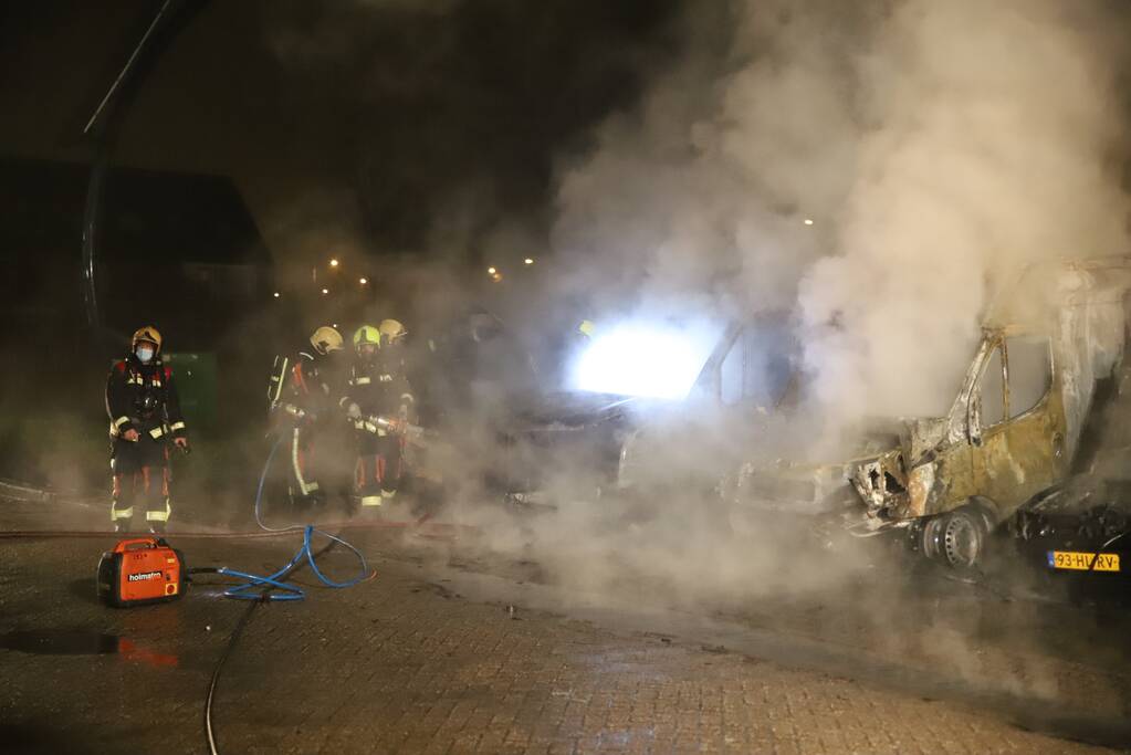 Postpakketten verwoest door brand in bestelbussen