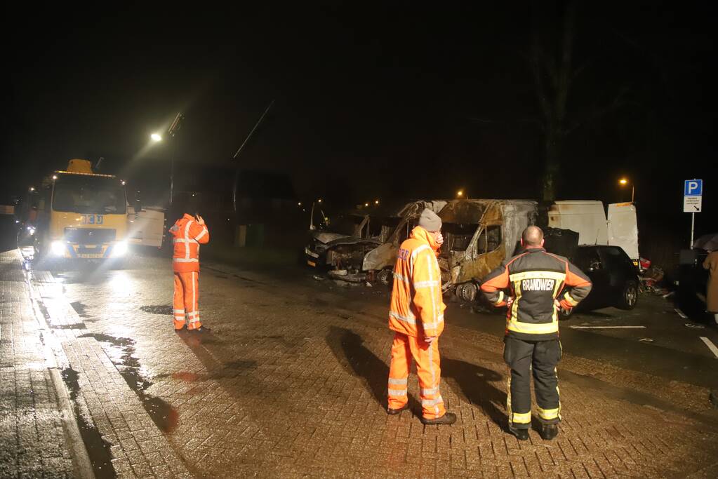 Postpakketten verwoest door brand in bestelbussen