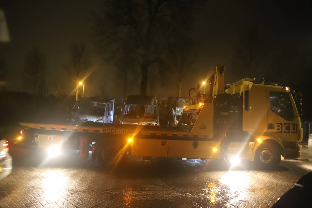 Postpakketten verwoest door brand in bestelbussen