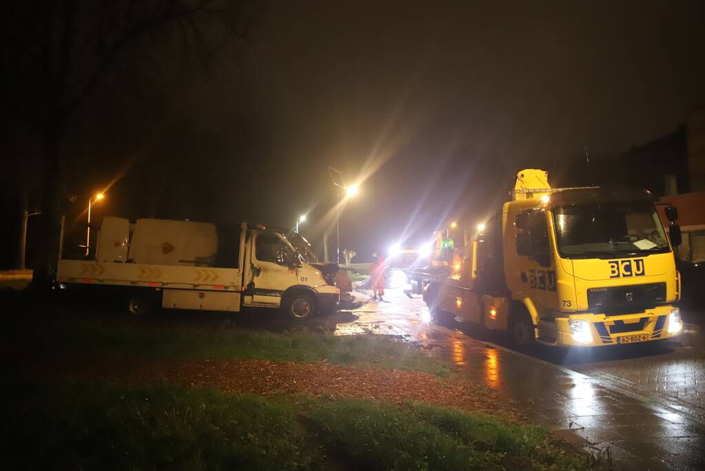 Postpakketten verwoest door brand in bestelbussen