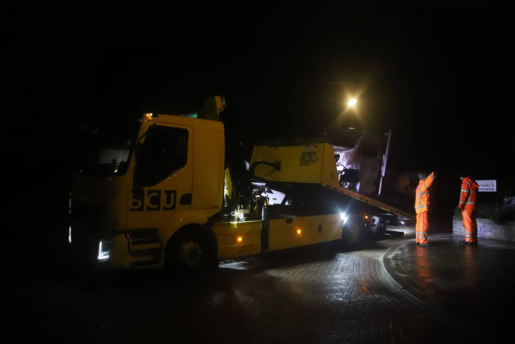 Postpakketten verwoest door brand in bestelbussen