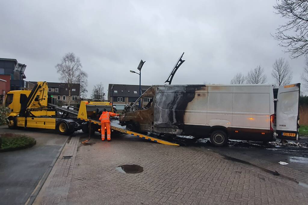 Postpakketten verwoest door brand in bestelbussen