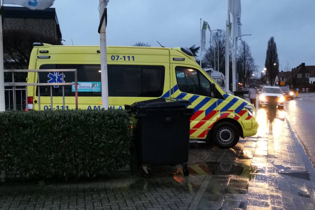 Fietser aangereden op rotonde