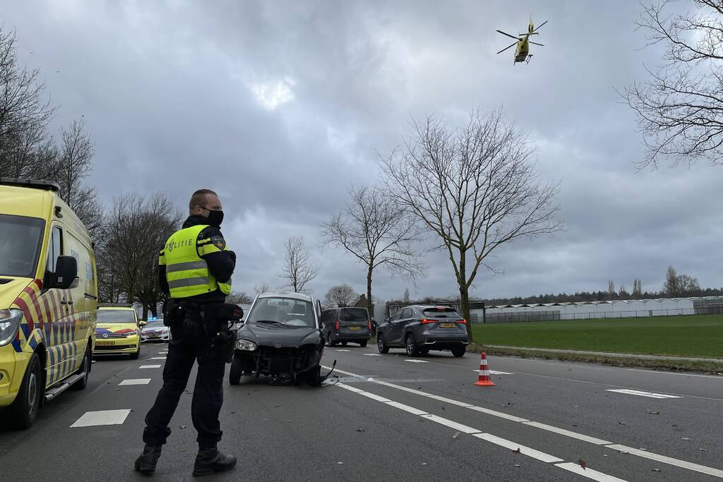 Ernstig ongeval tussen 45km-wagen en vrachtwagen