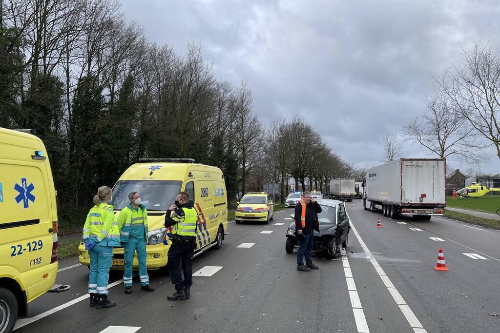 Ernstig ongeval tussen 45km-wagen en vrachtwagen