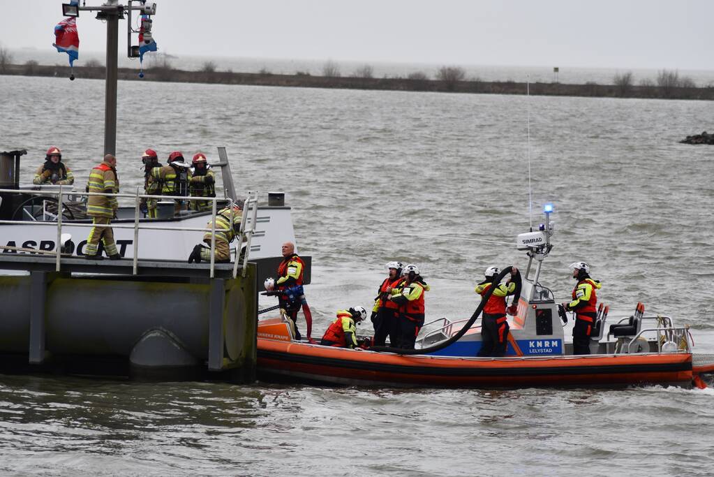 Brand op binnenvaartsschip