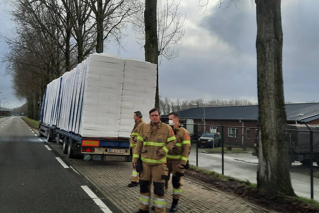Brand vastgelopen remmen vrachtwagen