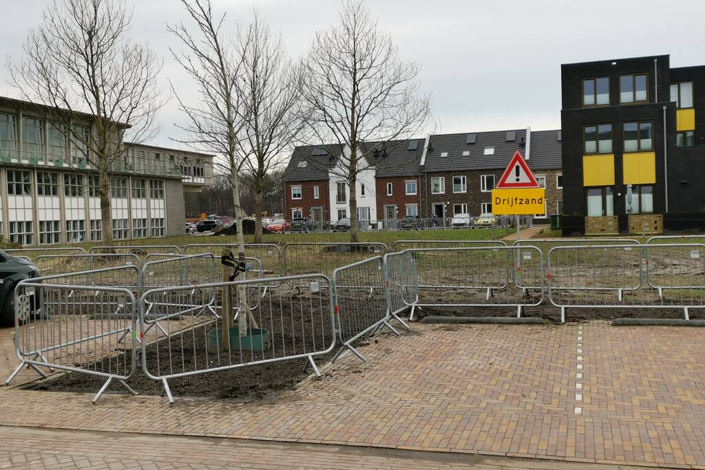 Borden en hekken waarschuwen voor drijfzand