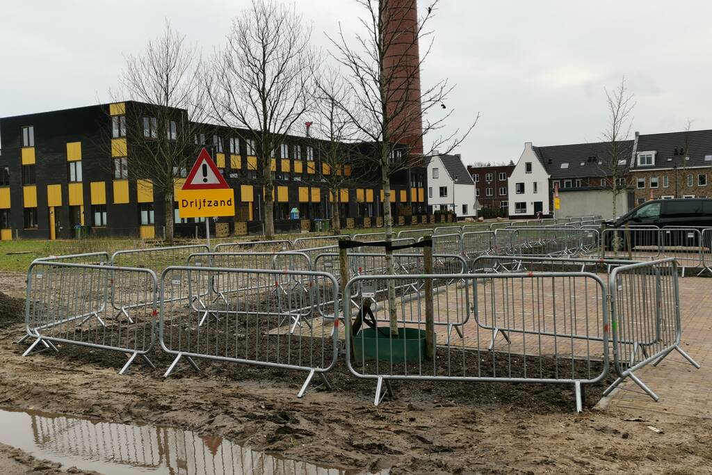 Borden en hekken waarschuwen voor drijfzand
